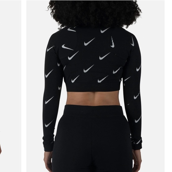 Nike Sportswear Cropped Top Size Medium NWT! Black Long Sleeve Crop Shirt - Picture 3 of 15